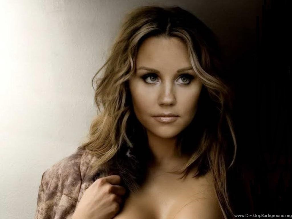 Download AMANDA BYNES WALLPAPER ( Popular 1024x768 Desktop Background. 