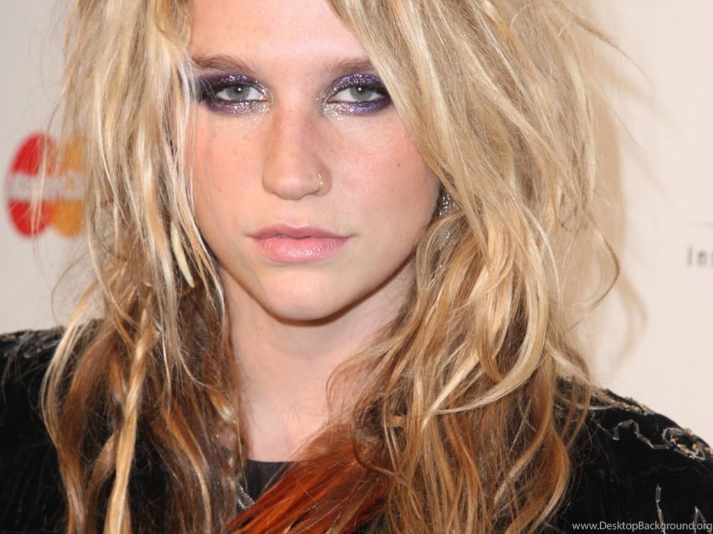 Kesha round. Kesha 2009. Кеша певица 2009. Kesha в молодости. Певица Кеша сейчас.