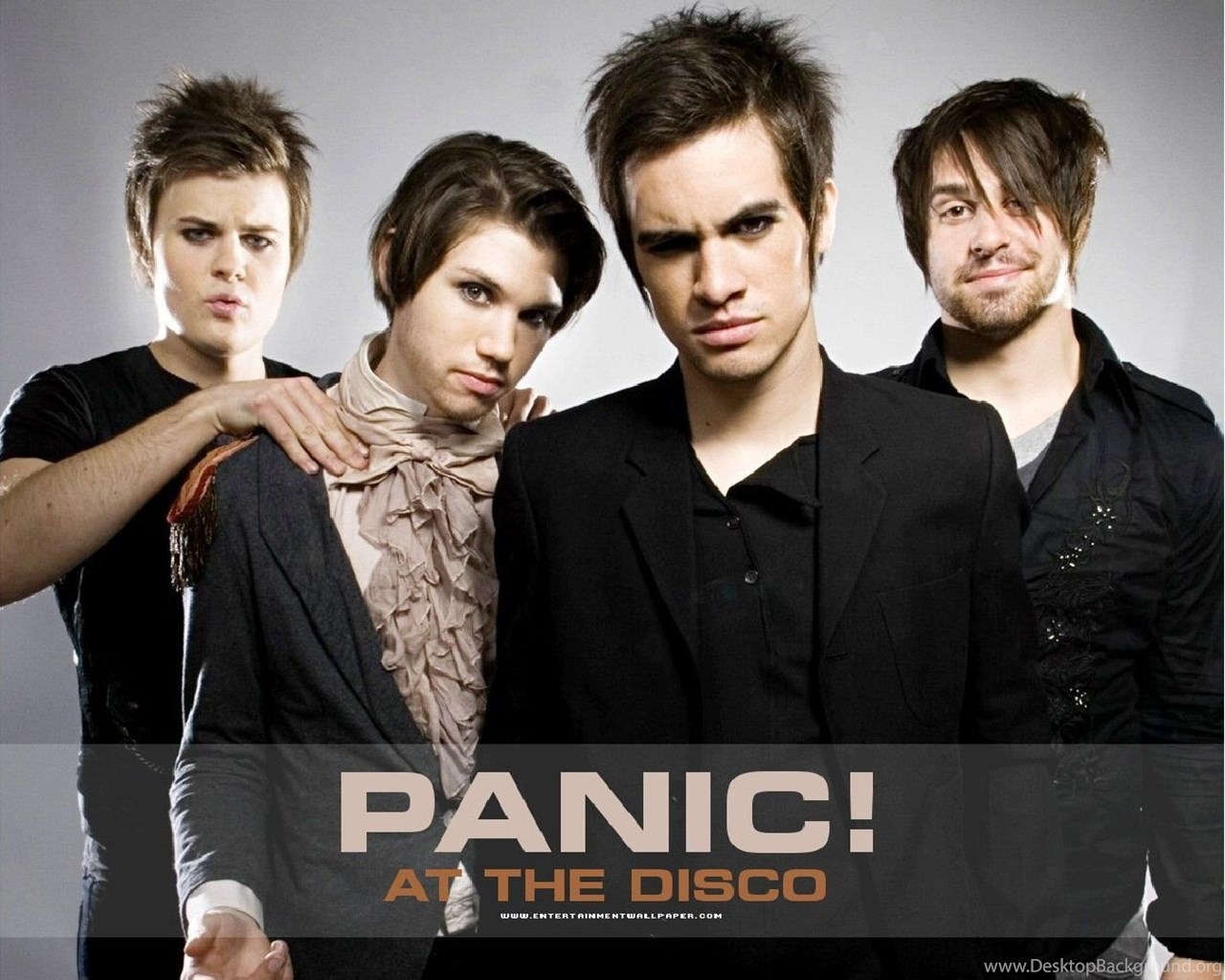 Песни 2007 зарубежные. Паник Брендон. Panic at the Disco. Паник АТ зе диско. Panic at the Disco участники группы.