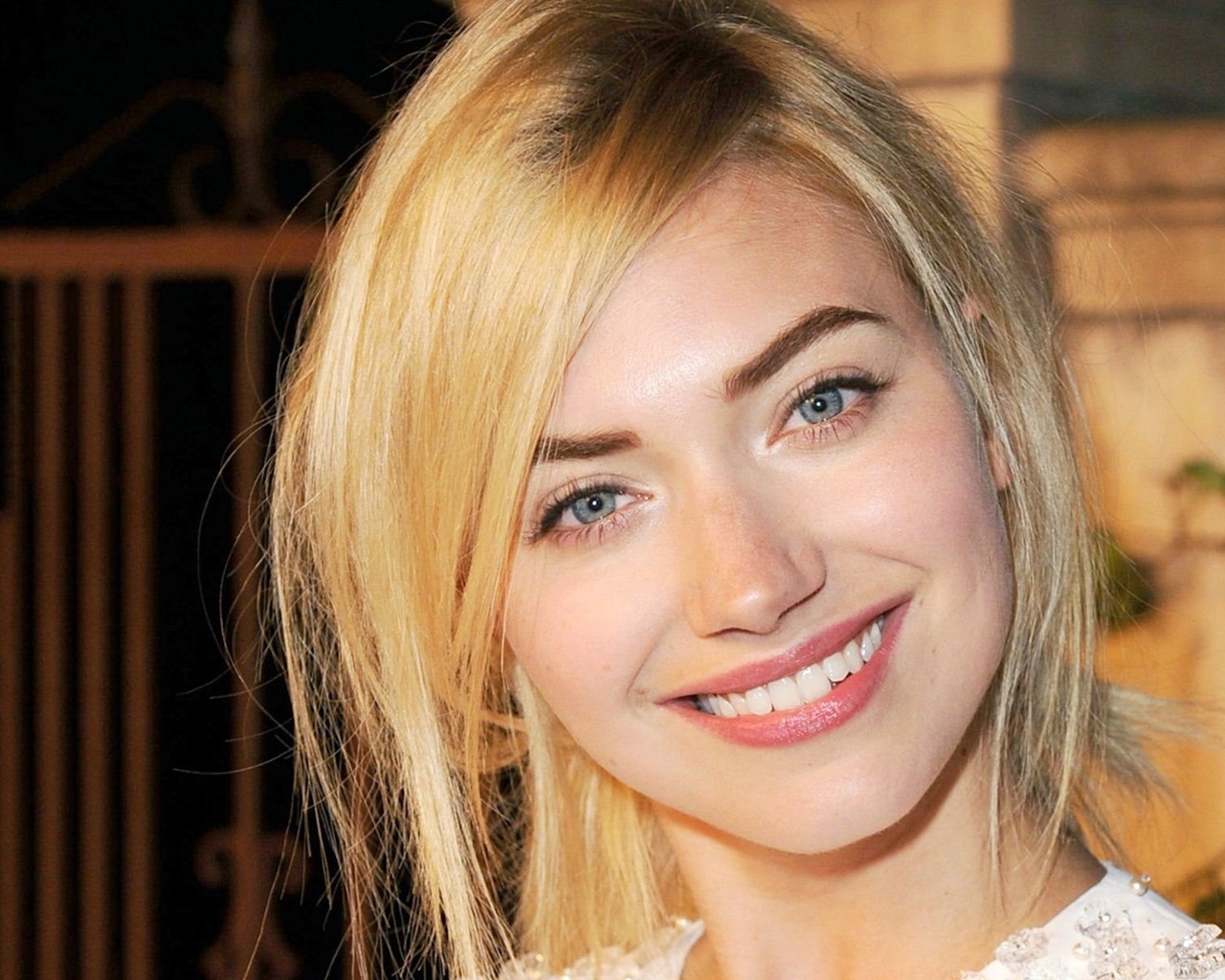 Download Imogen Poots Popular 1280x1024 Desktop Background. 