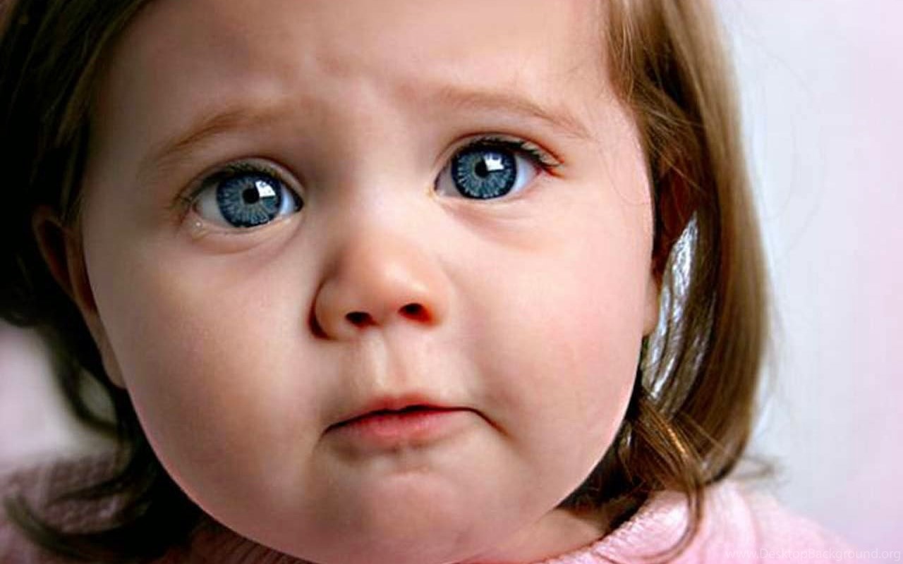 Eye daughter. Испуганные глаза ребенка. Грустный ребенок. Лицо младенца. Добрые глаза.