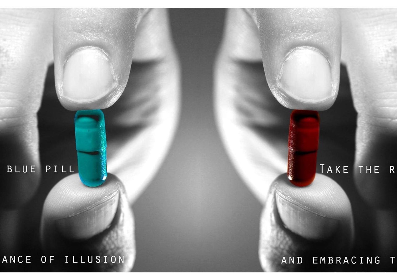 Red and choose. Матрица таблетки. Синяя таблетка в матрице. Матрица пилюли. Красная и синяя таблетка матрица.