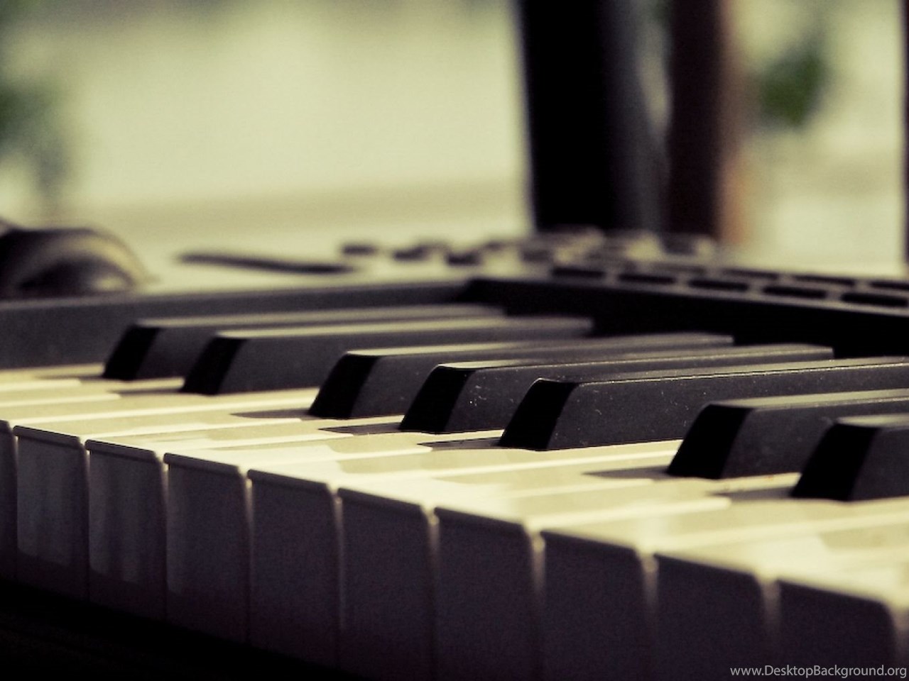 Инструментальная фортепианная музыка. Музыка узкое фото.