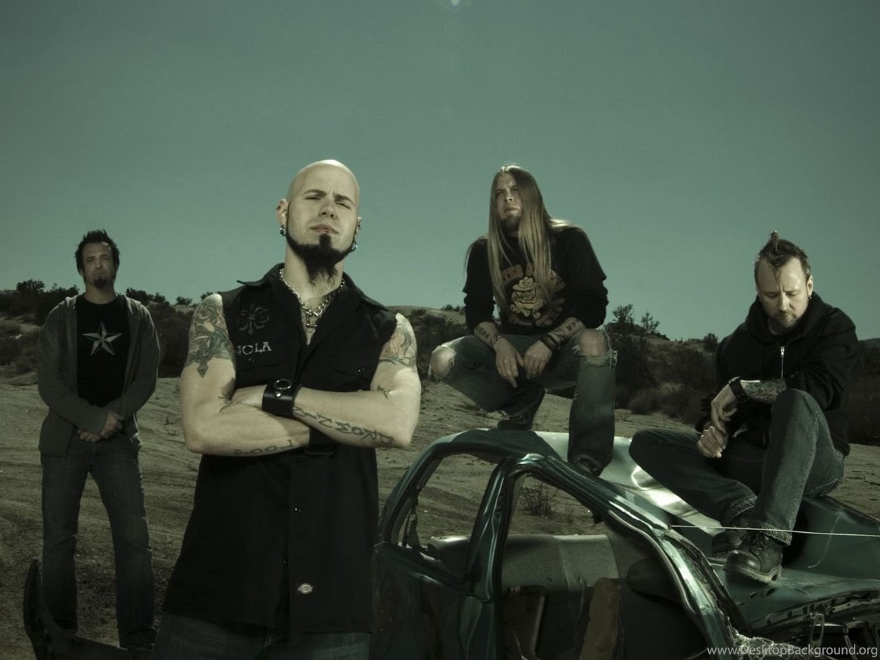 Drowning pool girl. Drowning Pool си Джей Пирс. Drowning Pool чехол для телефона. Дровнинг.