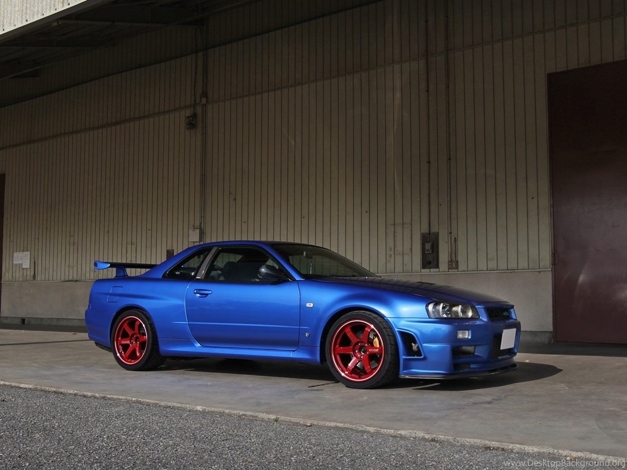 Nissan Skyline GTR r34 красный