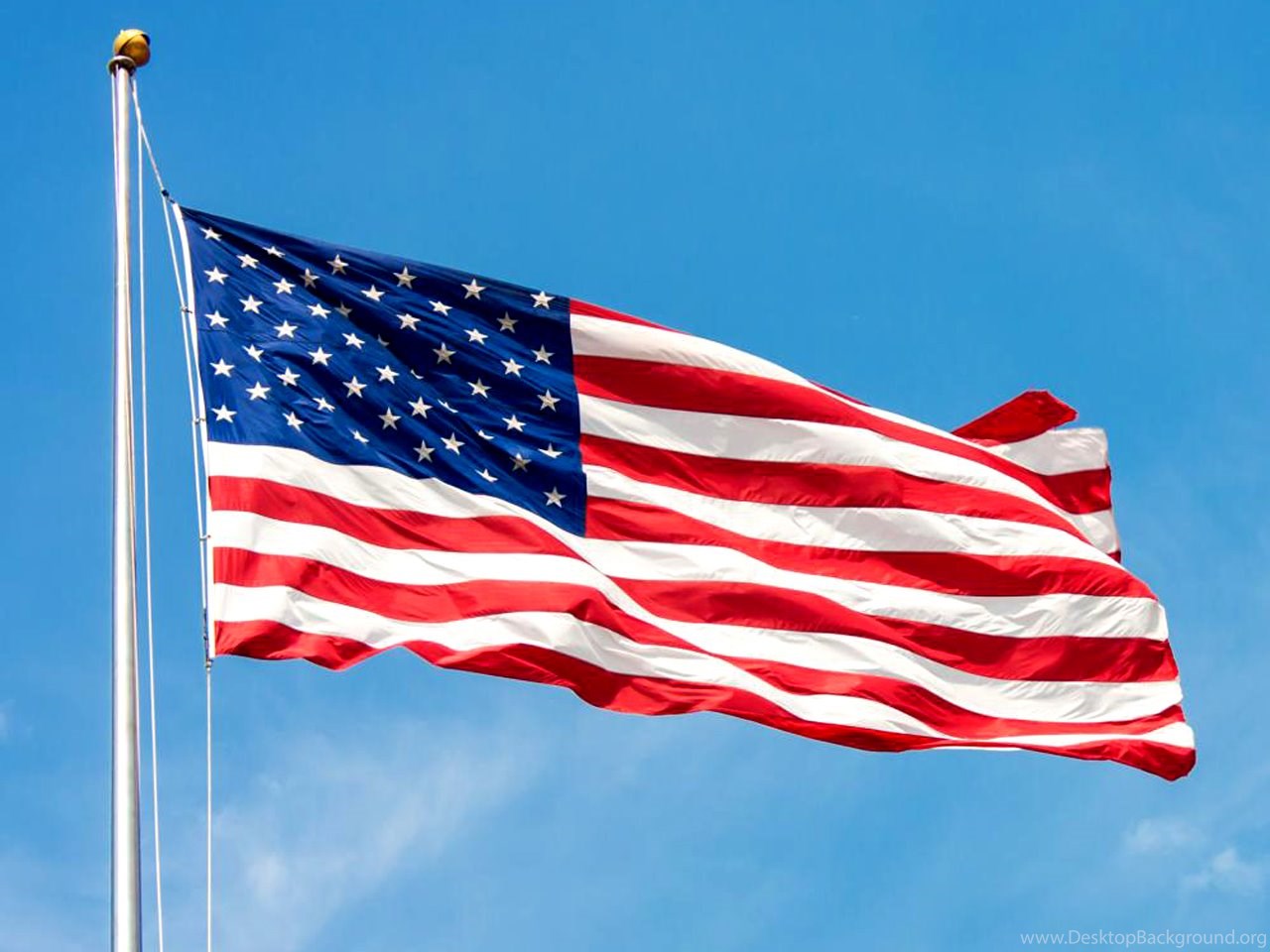 Гимн флагу сша. Флаг США. Человек с флагом США. Развивающаяся Америка. Американский флаг развевается.