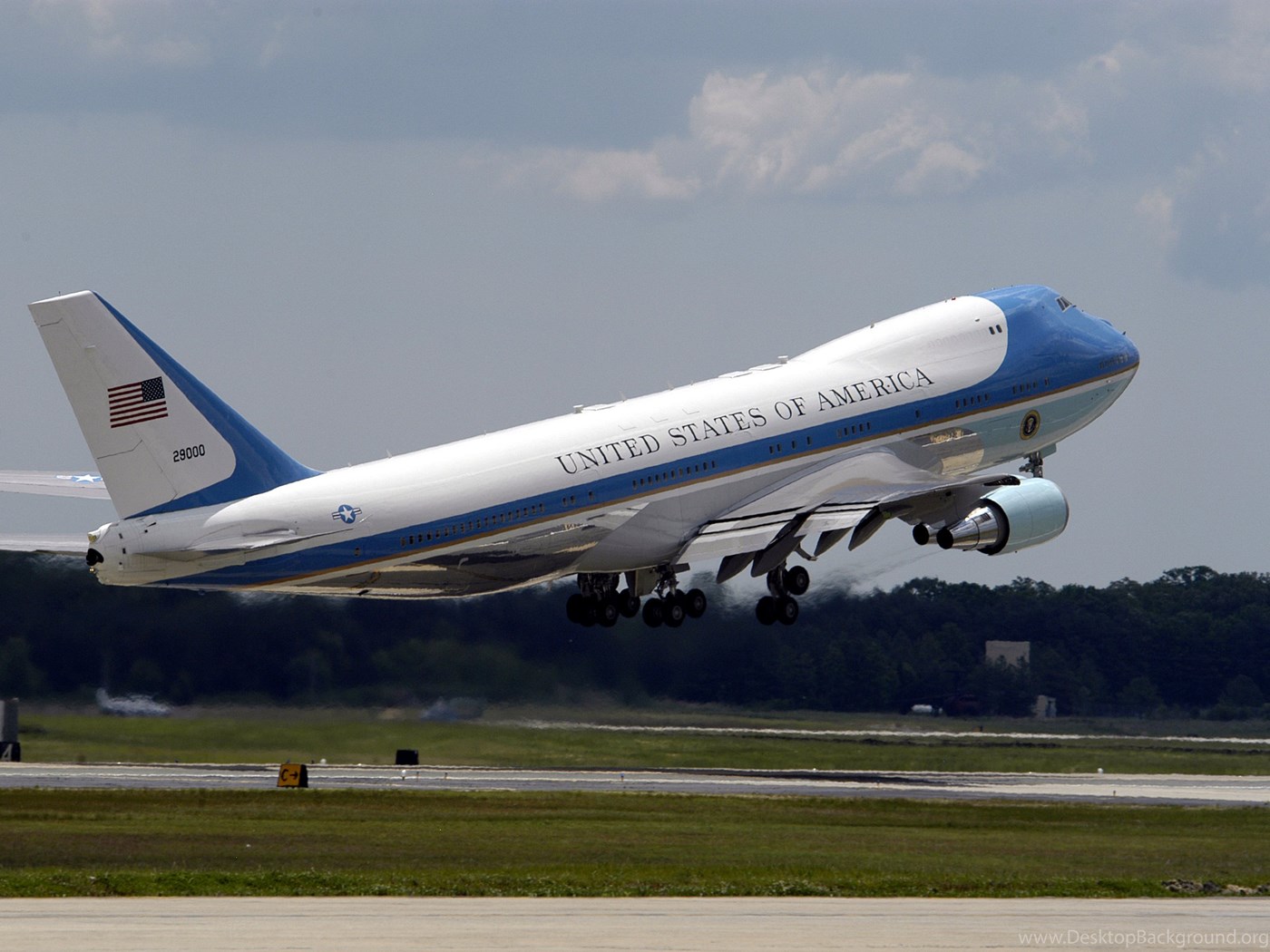 Air Force One Desktop Background