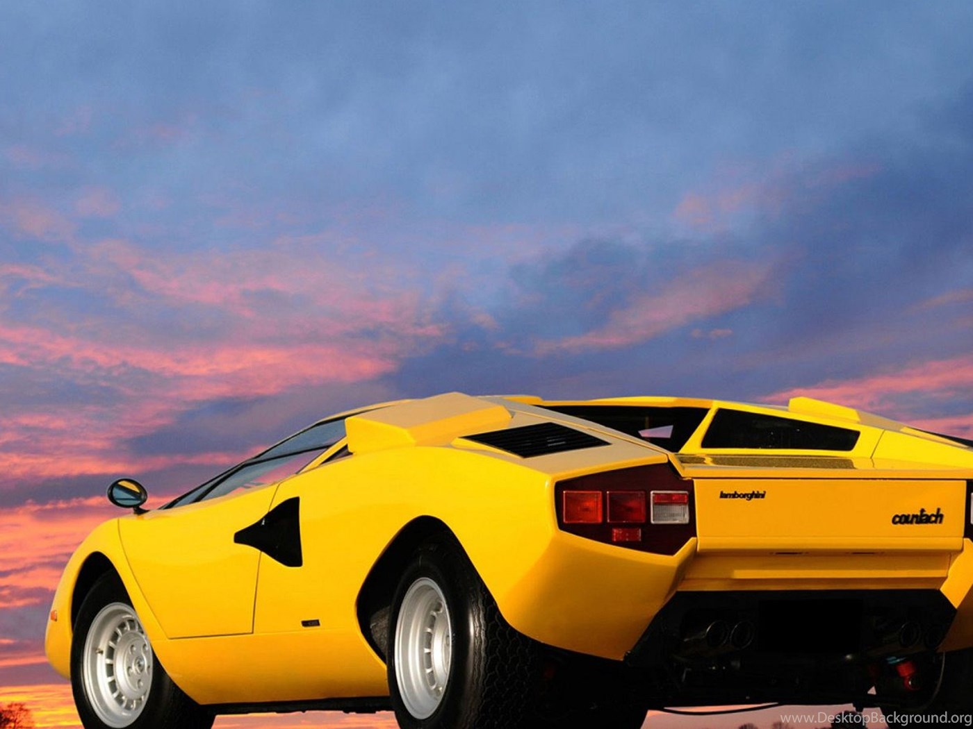 Lamborghini Countach Synthwave