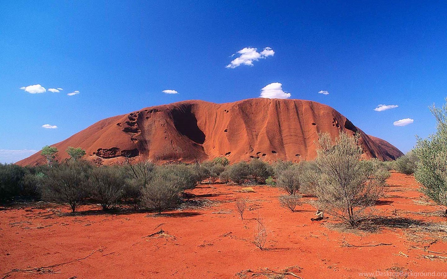 Самая крупная пустыня на земле. Гора Улуру в Австралии. Улуру пустыня Австралия. Австралия засушливый материк.