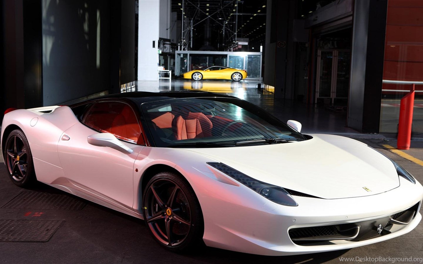 Ferrari 458 Italia белая