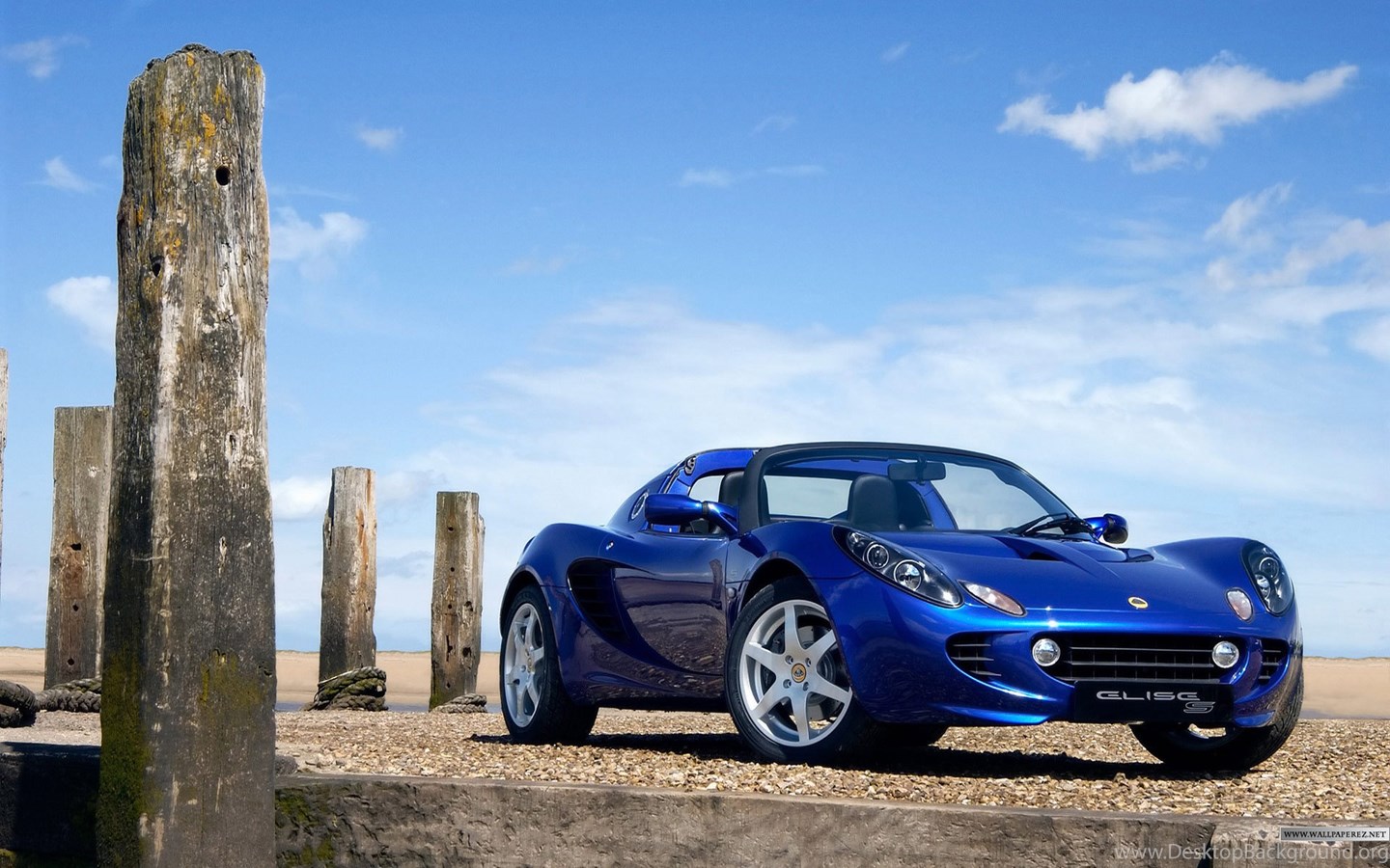Синяя машинка Lotus Elise