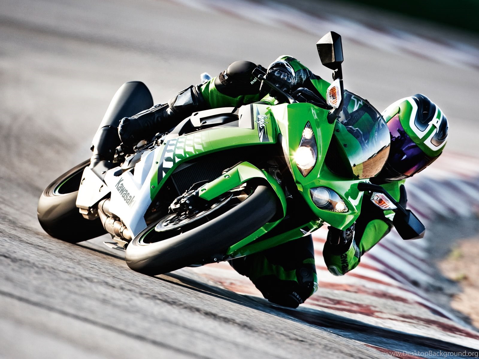 Kawasaki Ninja 1600x1200