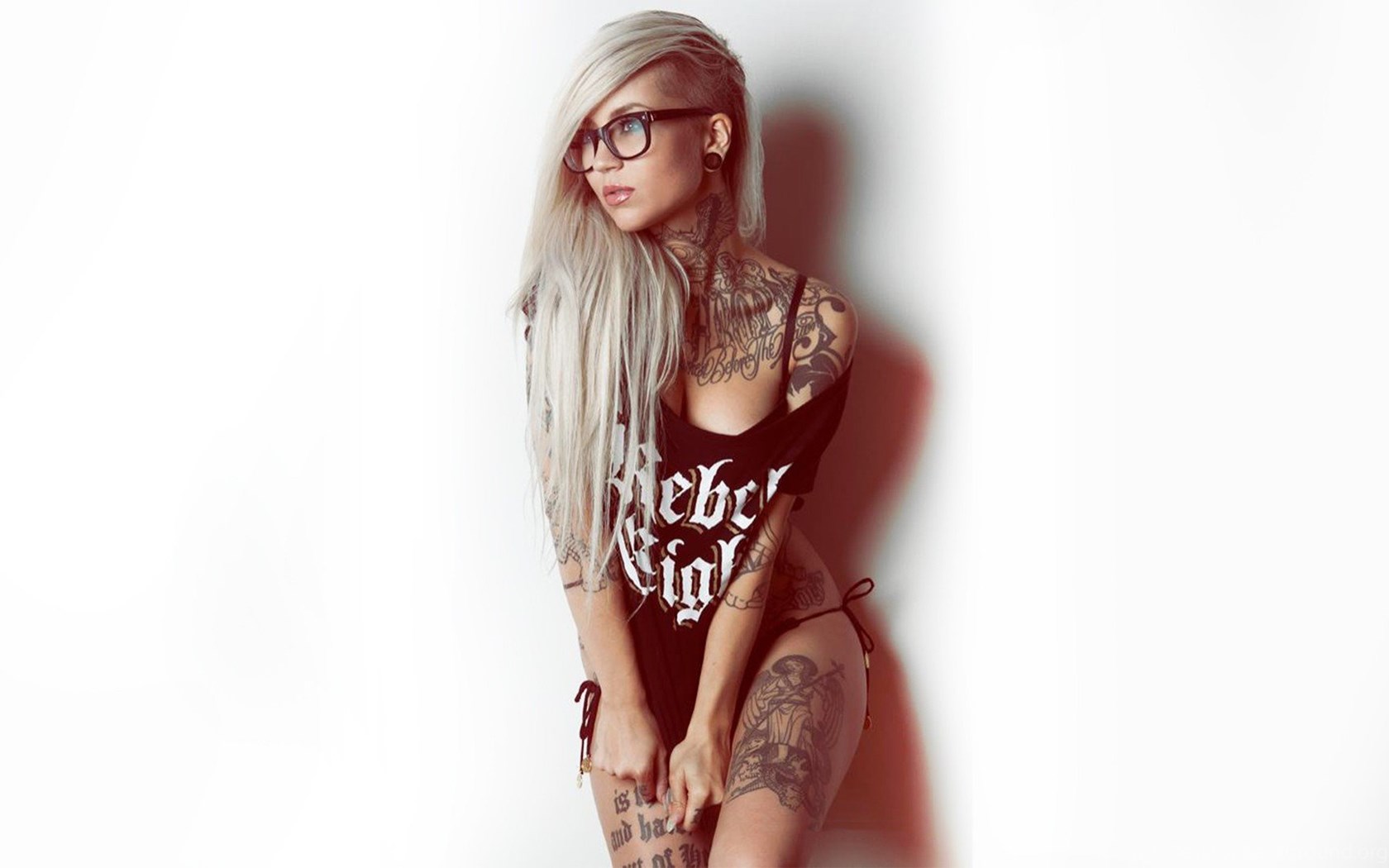 Download Tattoo Girl Wallpapers Popular 1680x1050 Desktop Background. 