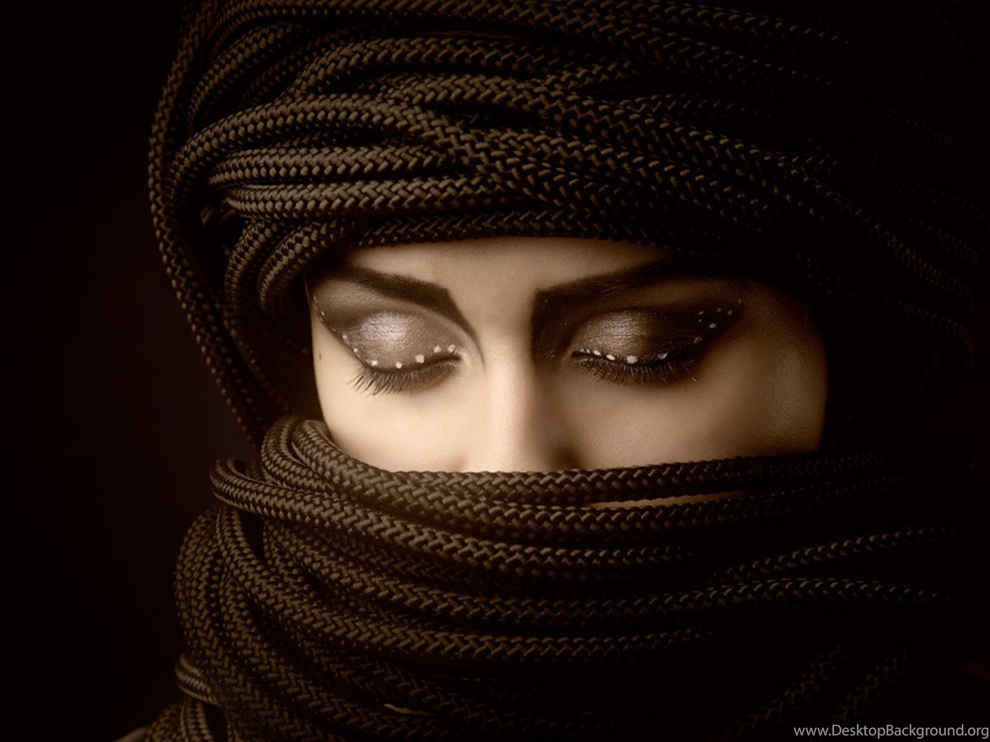 Грустный арабский грустный. Женские глаза. Красивые арабки. Красивые арабские девушки. Красивые восточные глаза.