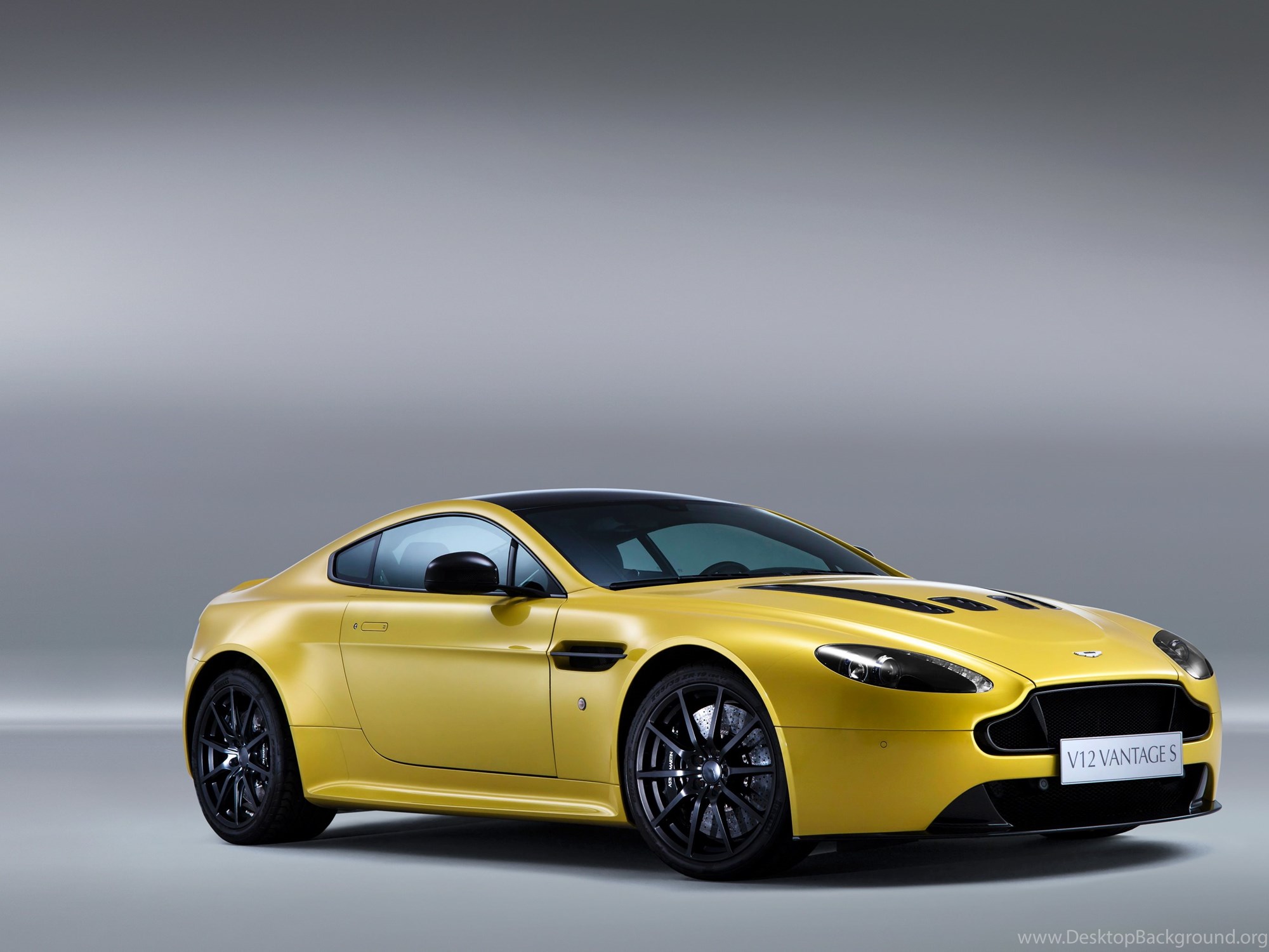 Aston Martin Vantage Р¶РµР»С‚С‹Р№
