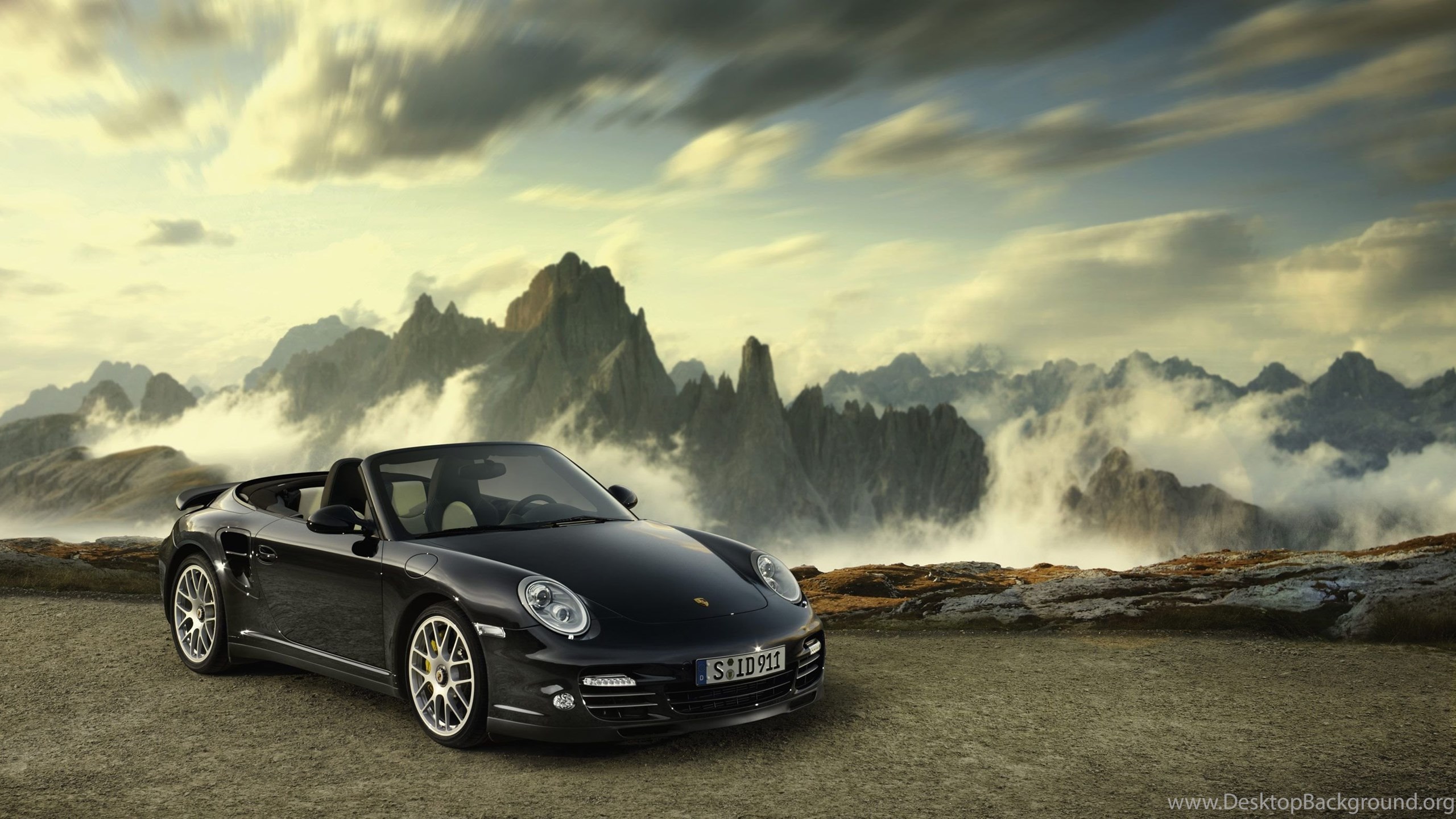 Porsche 911 у дома