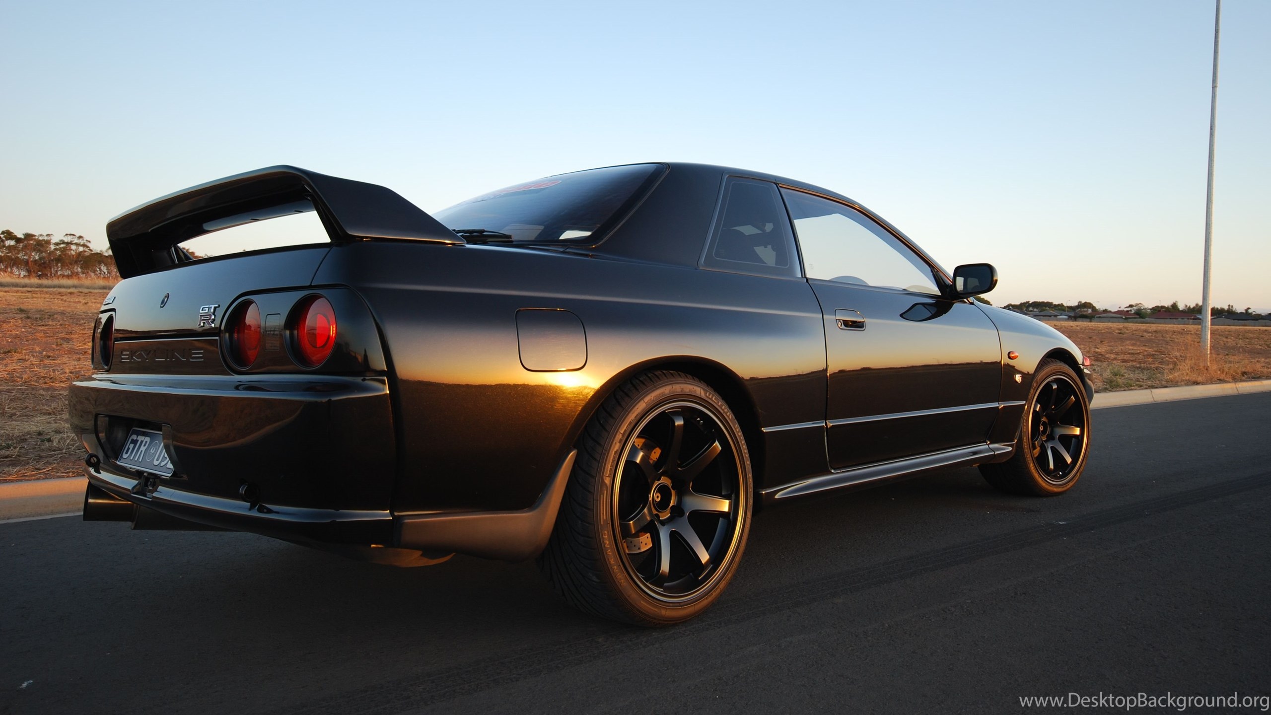 Nissan Skyline R32 Tp7zzayp Fewmo Com Cool Car Wallpapers Desktop Background