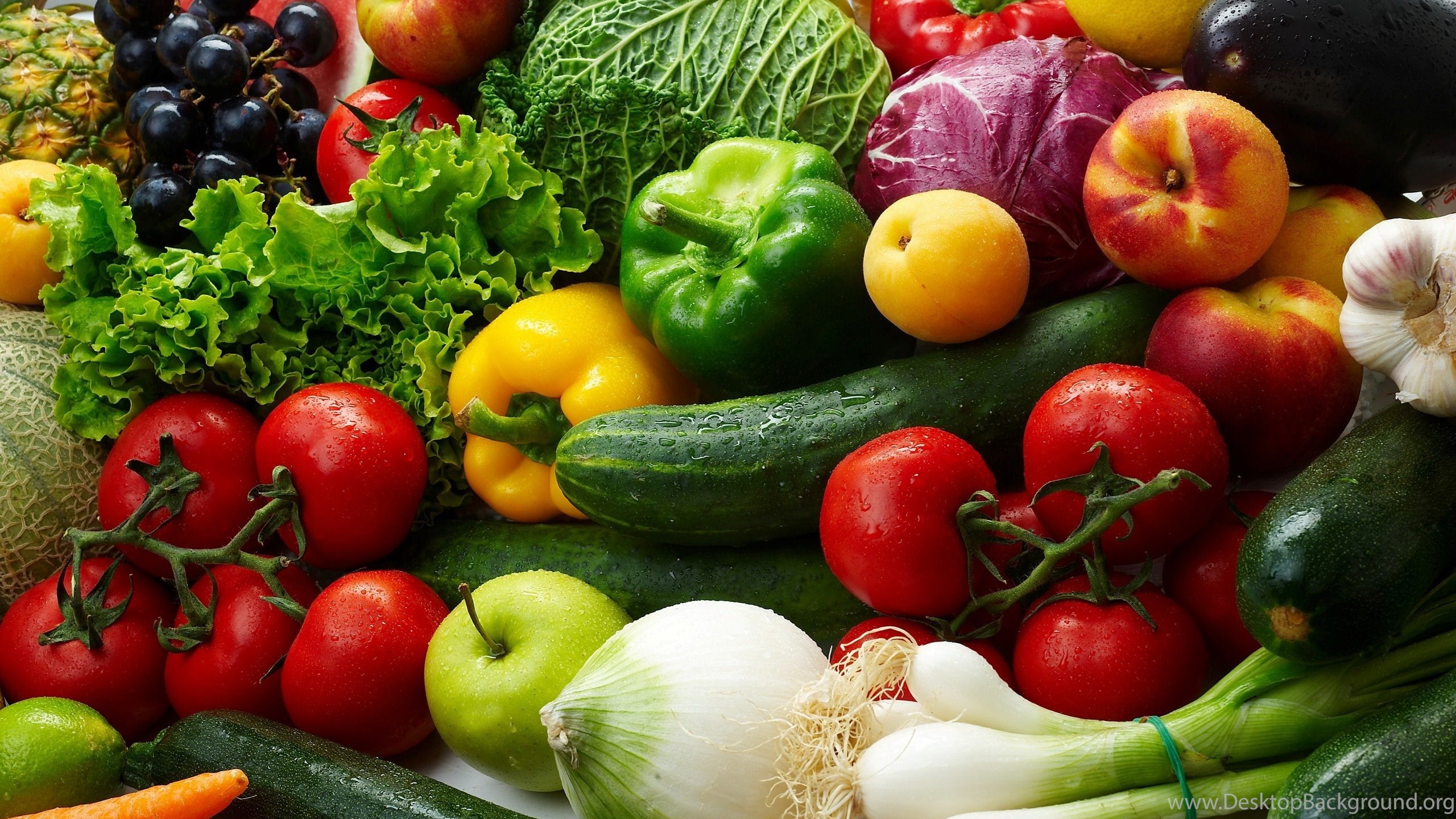 Ем килограммами овощи. Овощи и фрукты. Сочные овощи. Свежие овощи. Красивые овощи и фрукты.