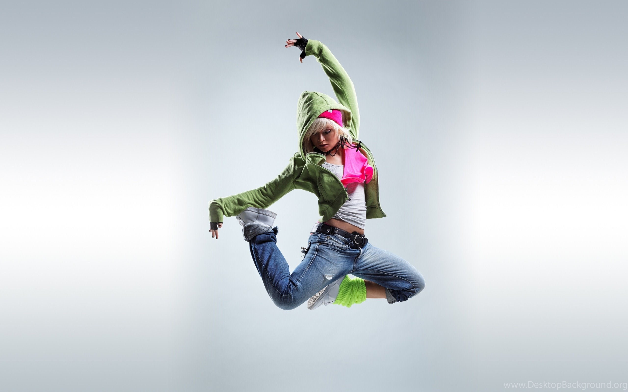 Dancing wallpaper. Современные танцы обои длинная картинка. Танцы хип хоп. Танцы картинки. Танцор в прыжке.