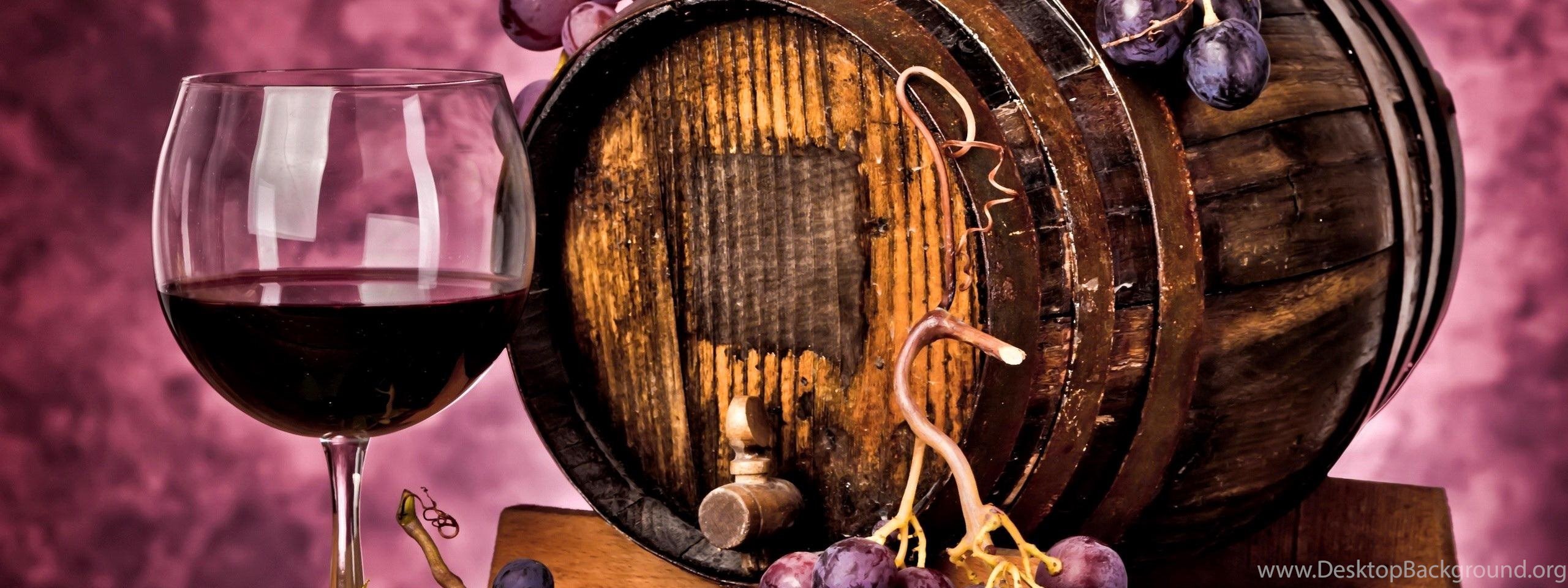 Вино и виноград. Домашнее грузинское вино в бокале. Энолог вино. Красное виноградное вино в бокале коллаж.