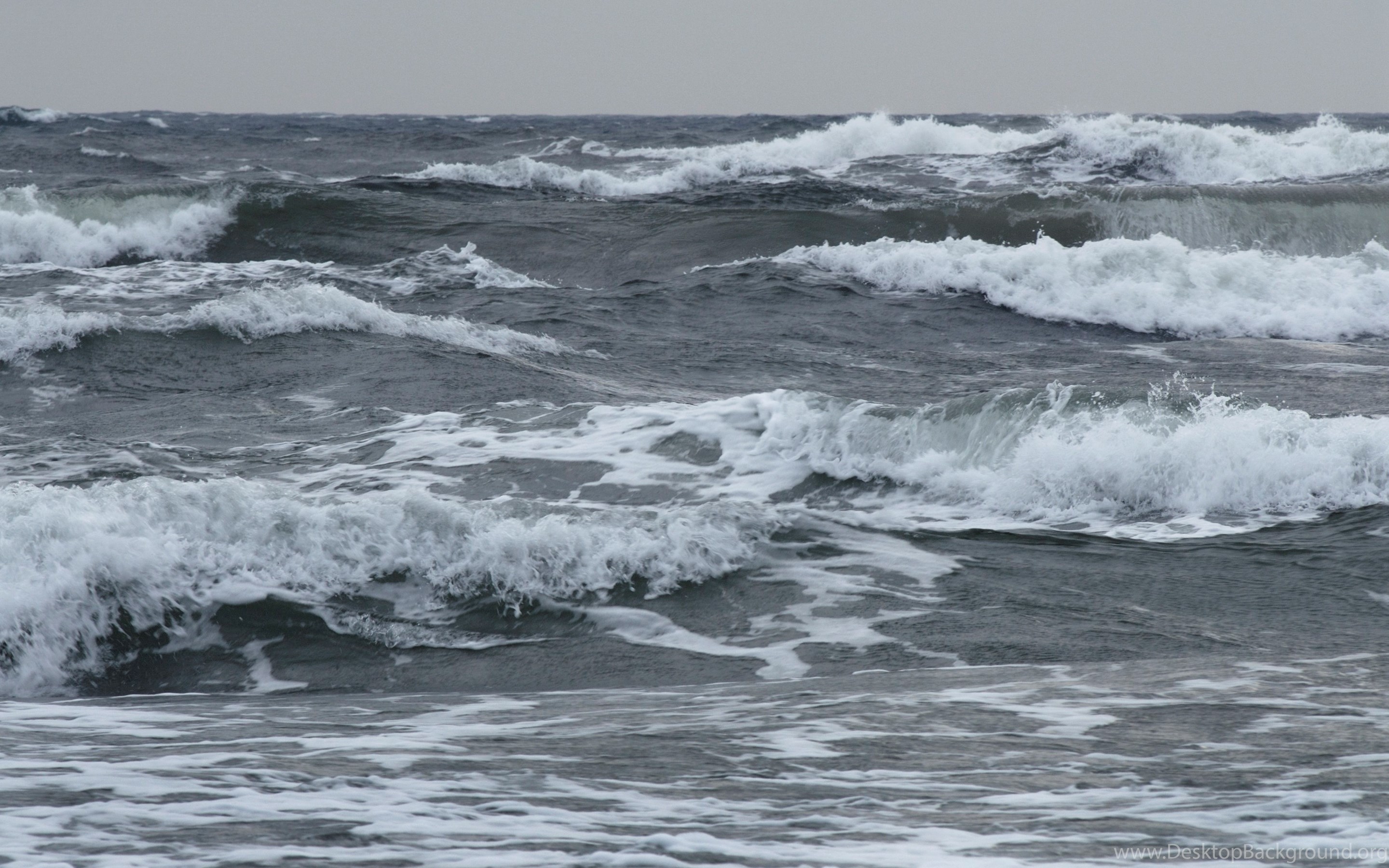 Волна бегущая по поверхности воды. Балтийское море шторм. Северное море шторм. Балтийское море шторм Радуга. Море, волны.