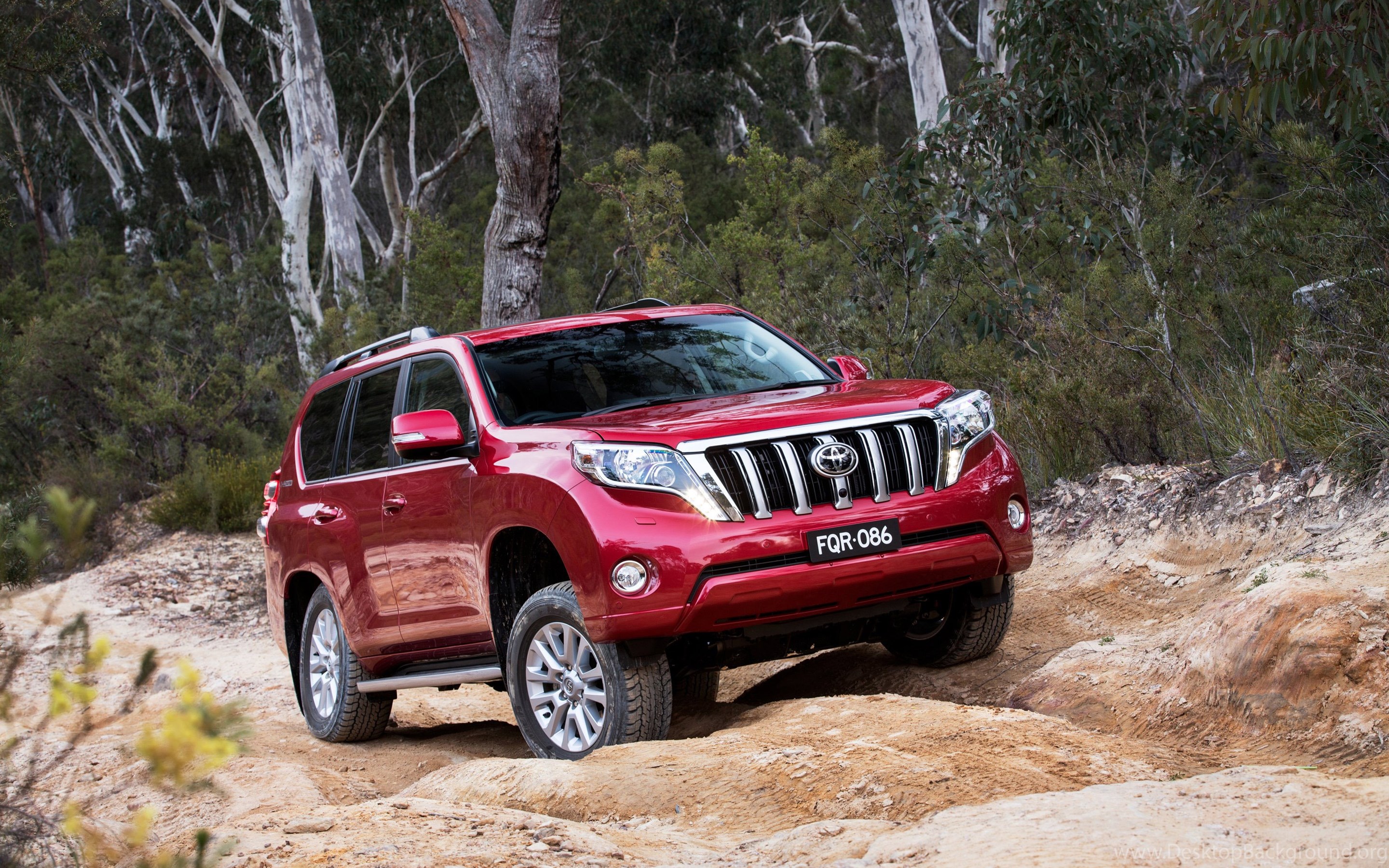 Toyota Land Cruiser Prado красный