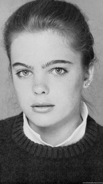 Wallpapers Erika Eleniak Free Hd Picture 936x1119 Desktop Background