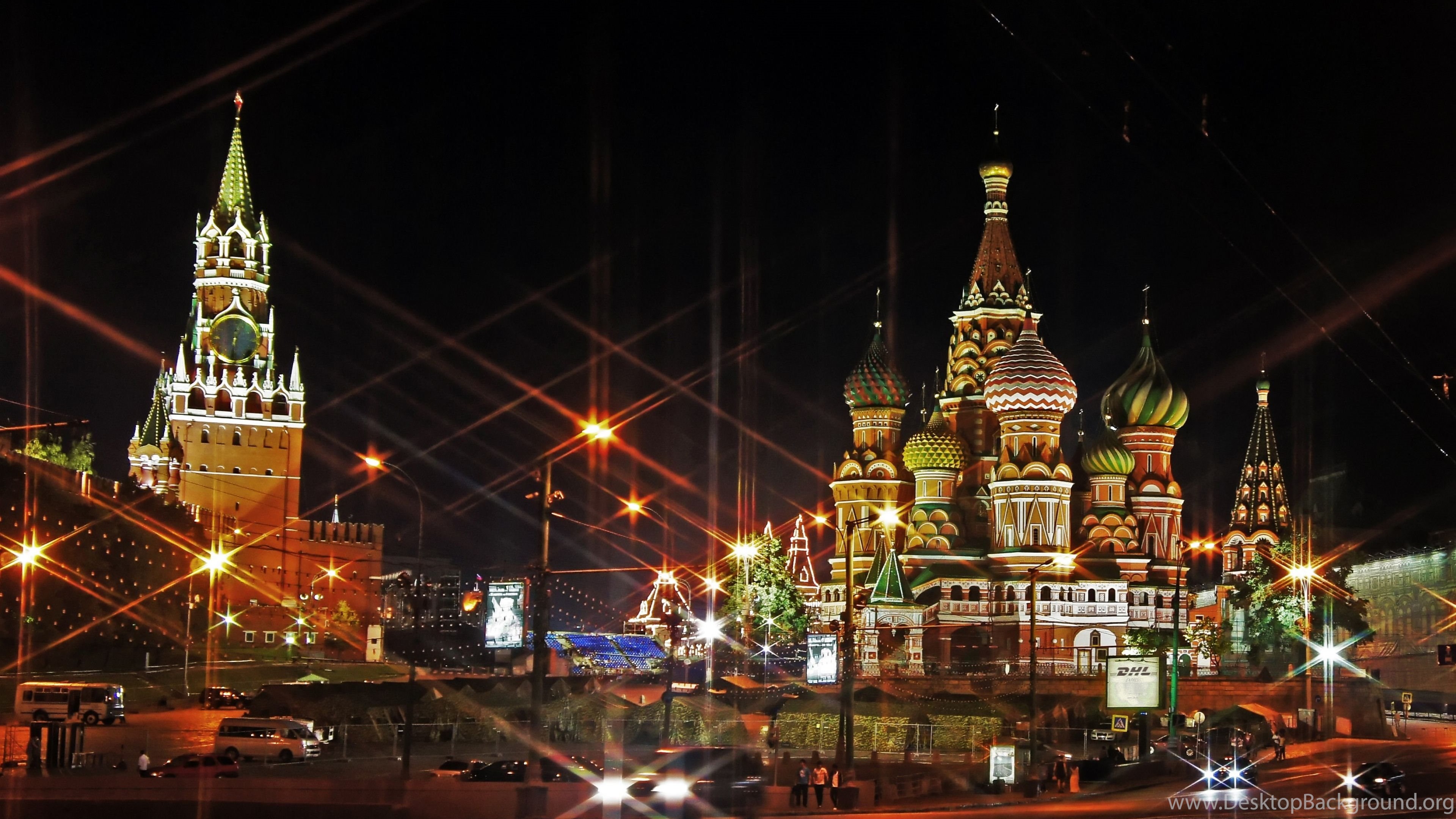 2010 год город москва. Кремль. Фото красной площади ночью на телефон.