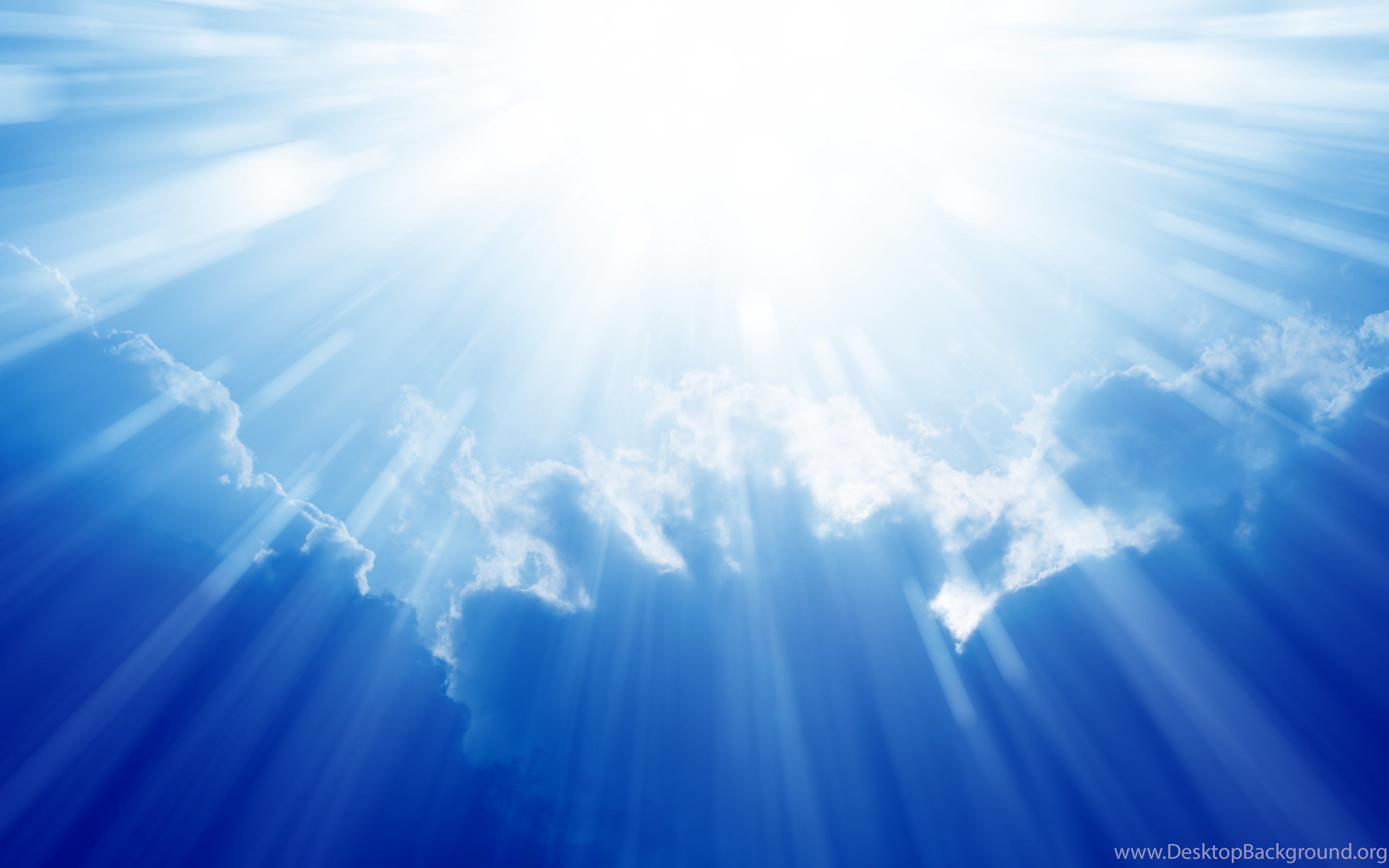 Свет с небес 1 том. Бог в небе. Свет Христа. Божественный свет. Господь в небе.