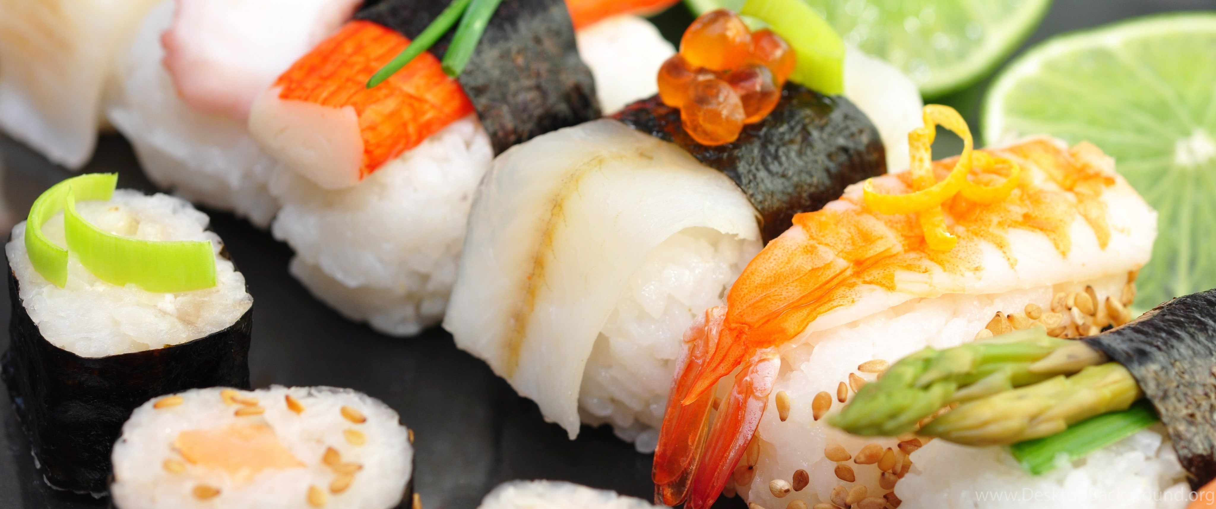 Суши ли астрахань. Суши в Японии. Суши с морепродуктами. Суши роллы дары моря. Японские суши Фьюжн.