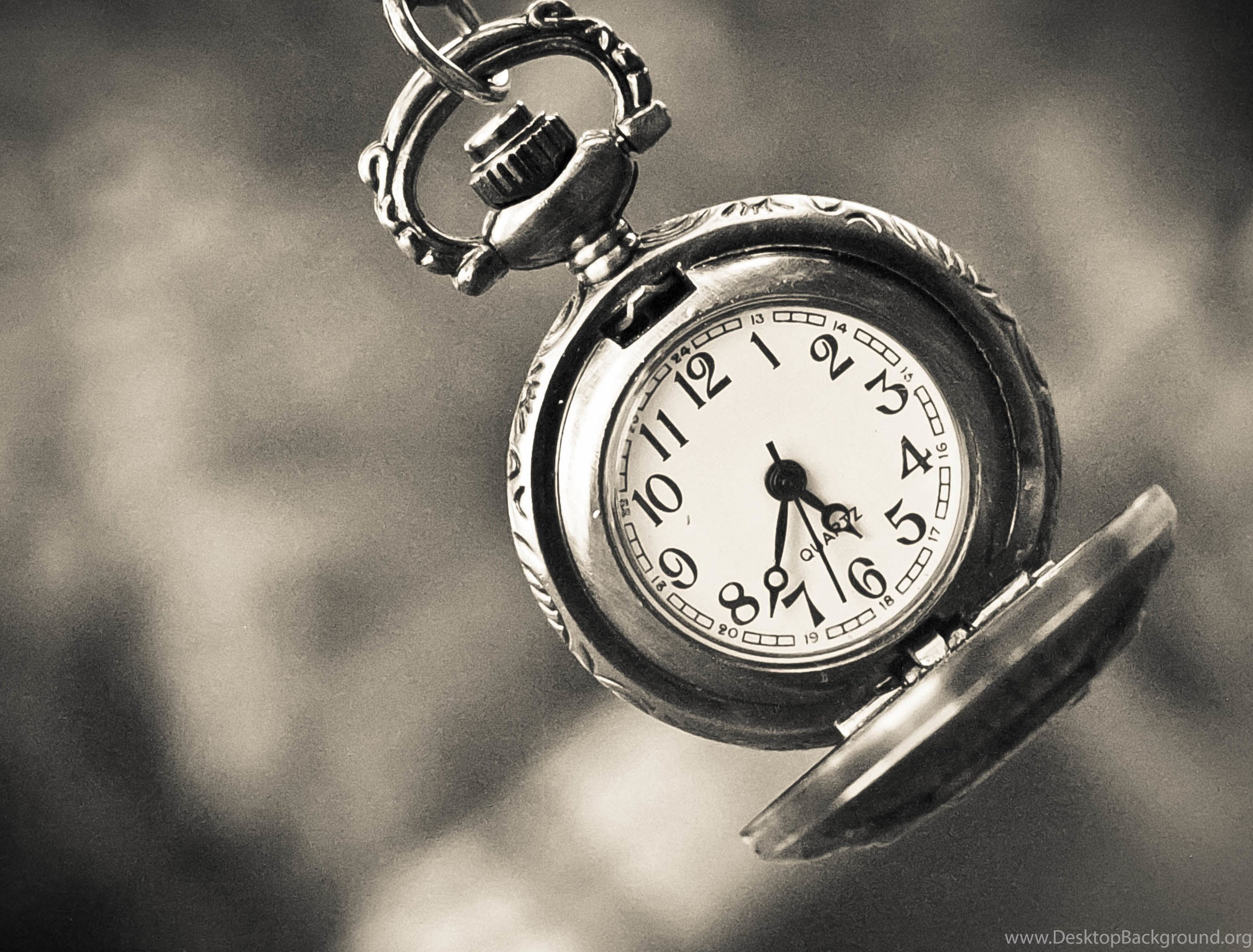 Со временем просто или. Часы. Часы в прошлое. Часы жизни. Время картинки.