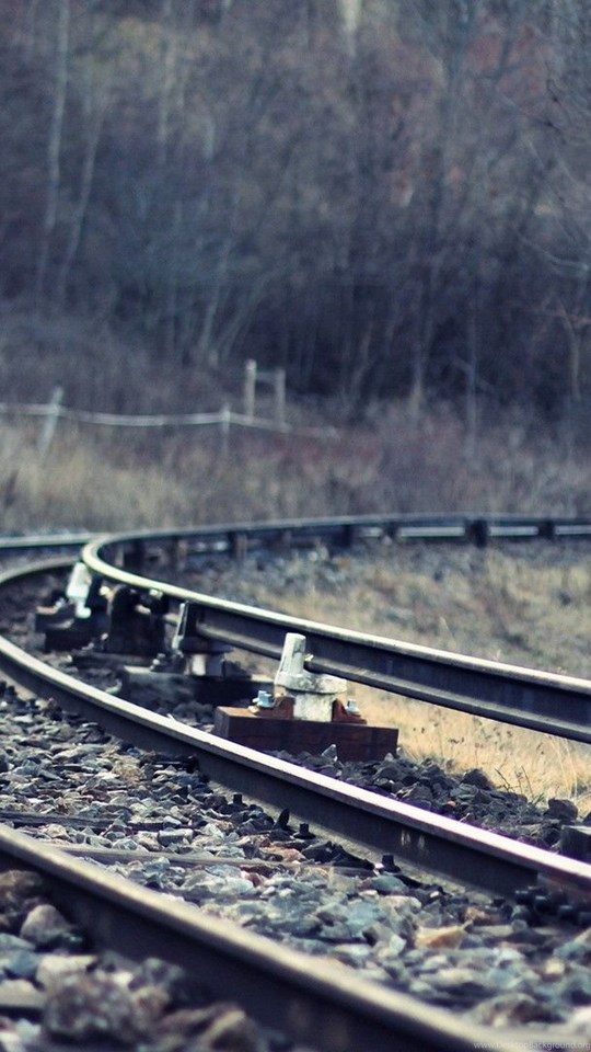 Ситуация на железной дороге. Картинки железная дорога и девушка. Картинки поезд тормозит. Фото старого поезда который тормозит. Картинки ВИС поезда.