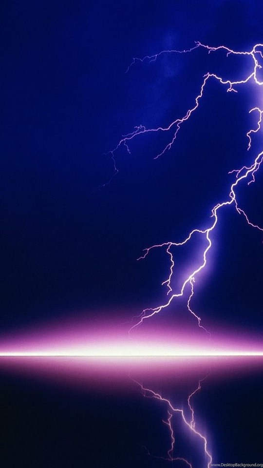 Lightning av. Разноцветные молнии. Молния электричество. Разряд молнии. Молния в высоком разрешении.