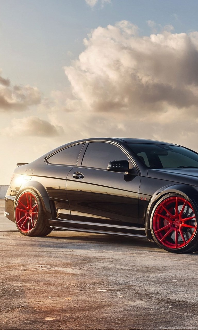 Mercedes Benz c63 AMG обои на телефон