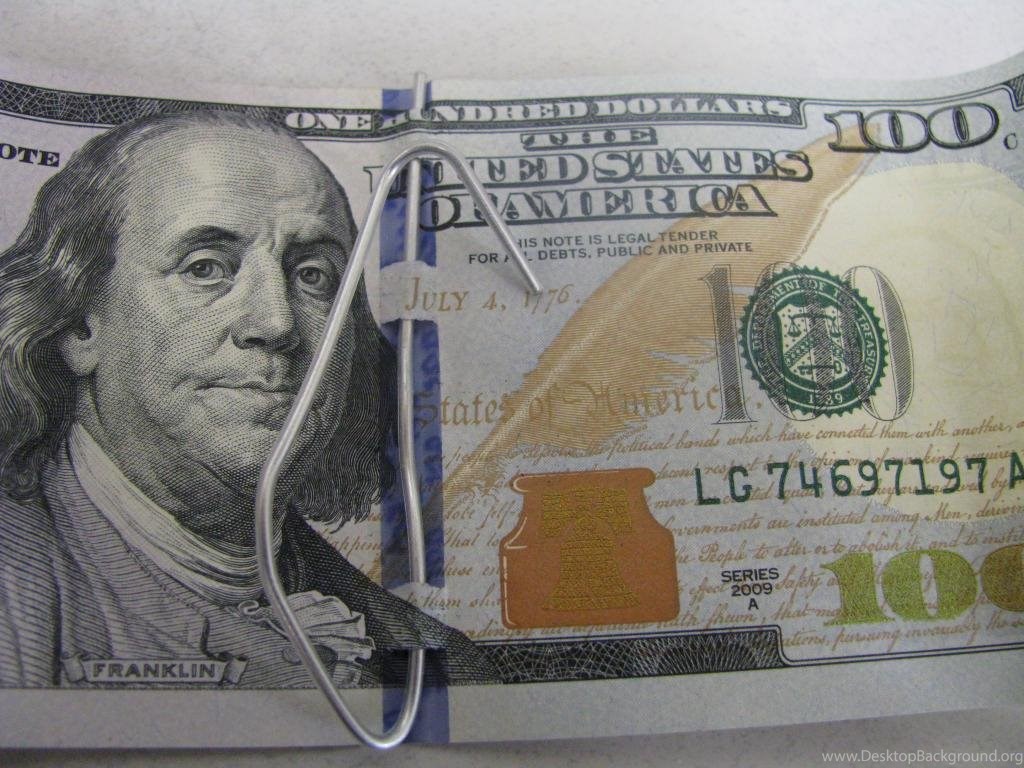 Фото нового доллара 100. Купюра 100 долларов 2009. Американская купюра 100 долларов. 100 Долларовая купюра 2009. 100 Долларовые купюры 2006 года.