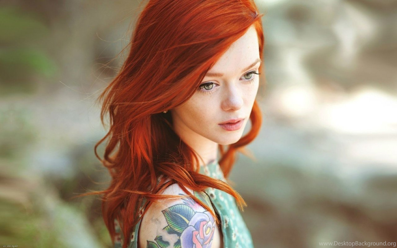 redhead girl with green eyes hd pic