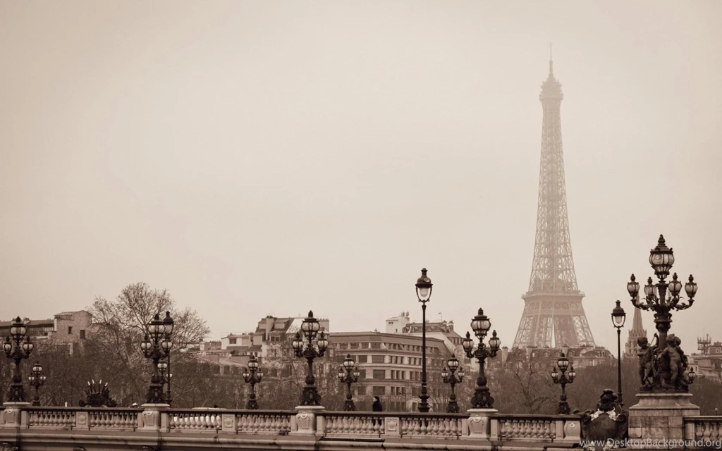 Eiffel Tower Paris France Normal Desktop Image.jpg