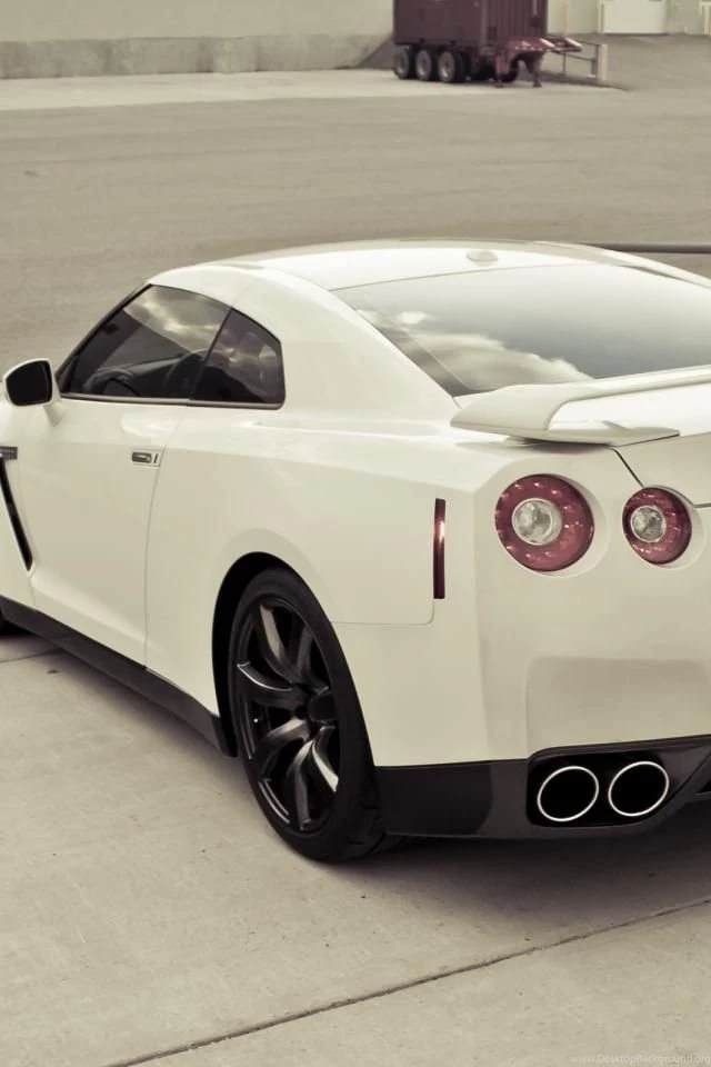 HDscreen: Nissan GT R R35 White Cars Desktop Bakcgrounds