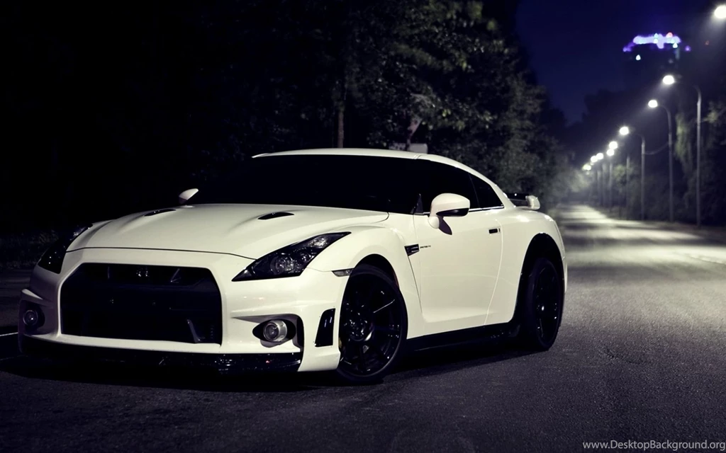 White Gt R Wallpapers