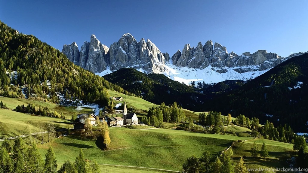 Italian Countryside Scenery, Snow capped Mountains, Green Trees ...
