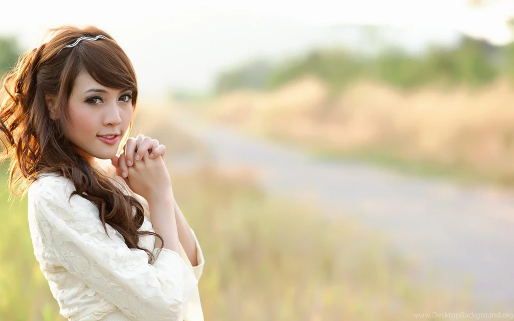 10 Beautiful Asian Girls Wallpapers HD Photos   Yoanu.com