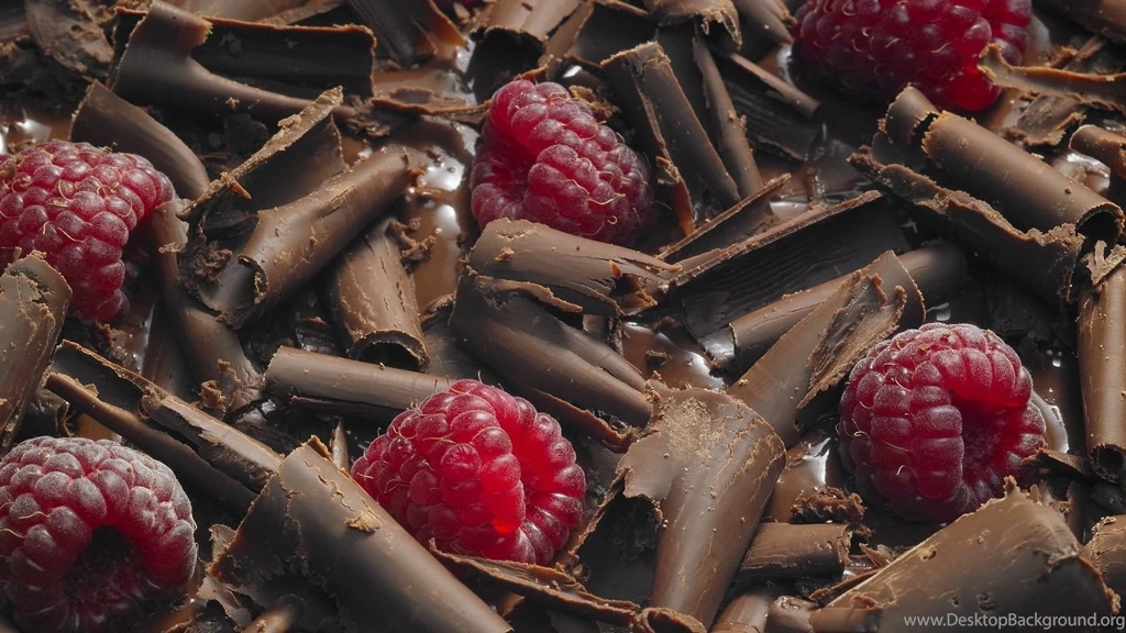 30 Amazing Free Chocolate HD Wallpapers