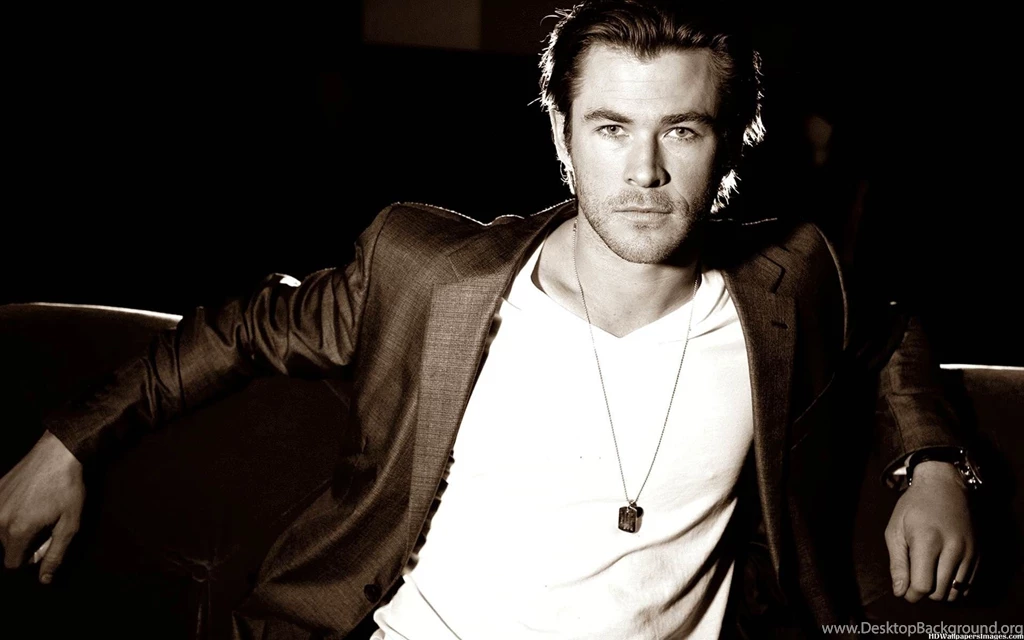 Liam Hemsworth And Chris Hemsworth Wallpaper.