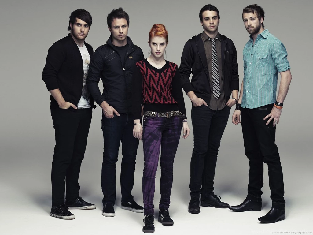 Download 1600x1200 Casual Paramore Wallpapers