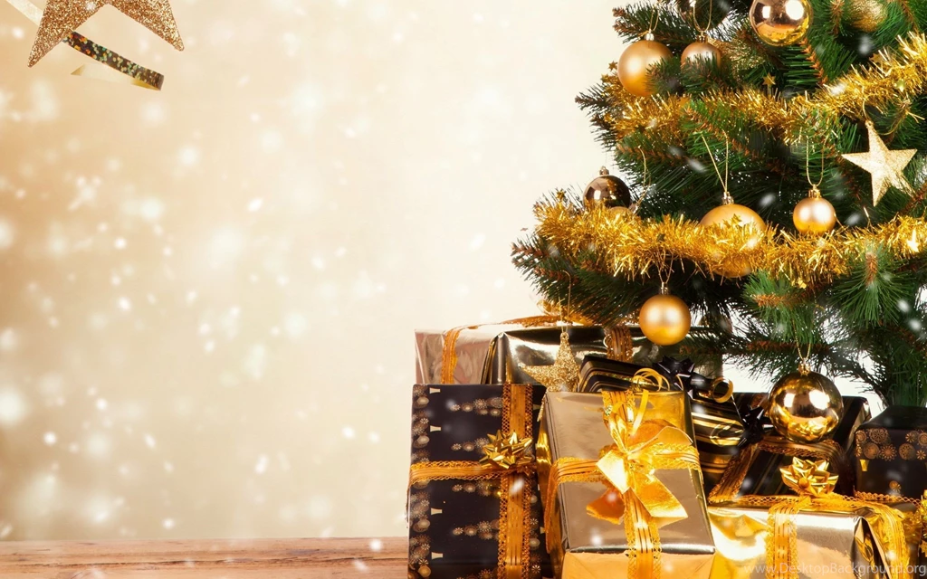 Christmas Tree With Gifts Wallpapers HD Free Best HD Desktop ...