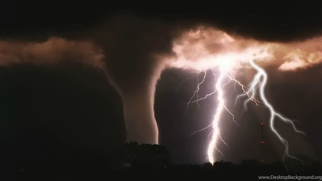 Tornado With Lightning Wallpapers