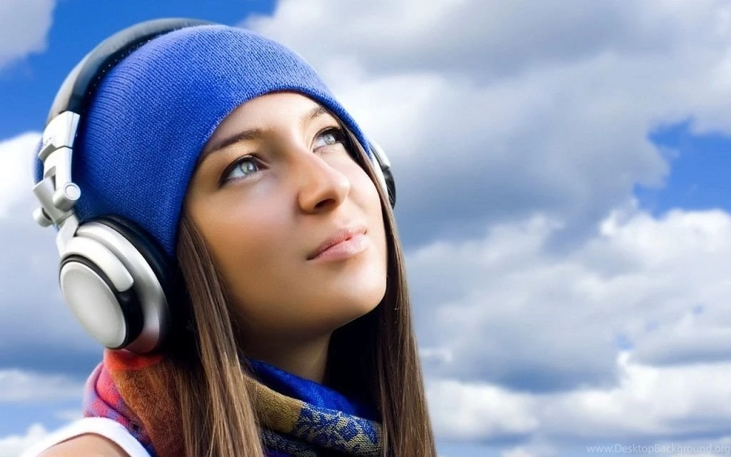 Beautiful Girls Wallpapers (10 Photos)
