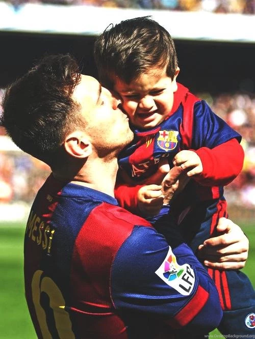 Football. ⚽ On Twitter: "Lionel Messi & Thiago Messi iPhone ...