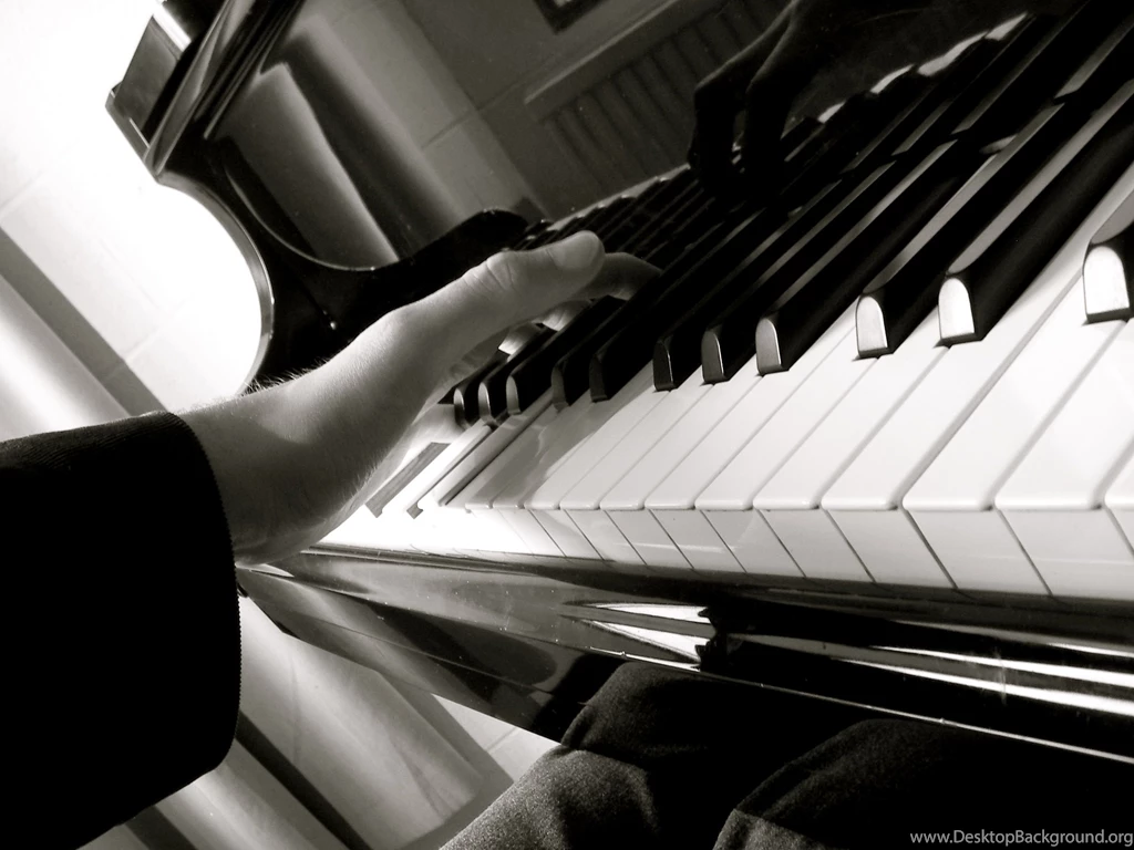 Download Piano Wallpapers High Definition