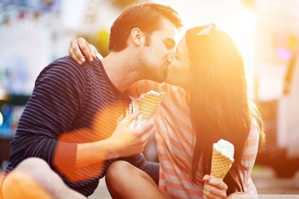 Sweet Kiss HD Desktop Wallpapers : Widescreen : High Definition ...